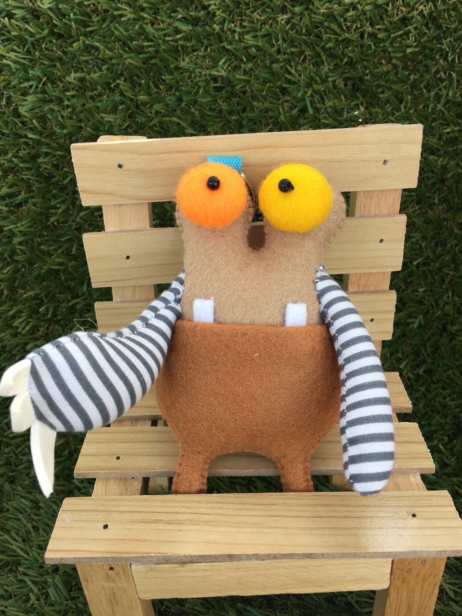 Mr. Claw Keychain