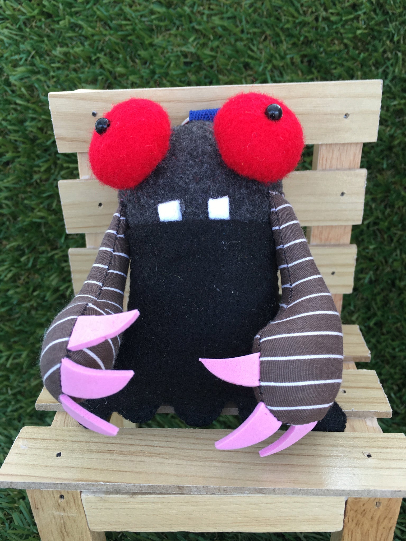 Mr. Claw Keychain